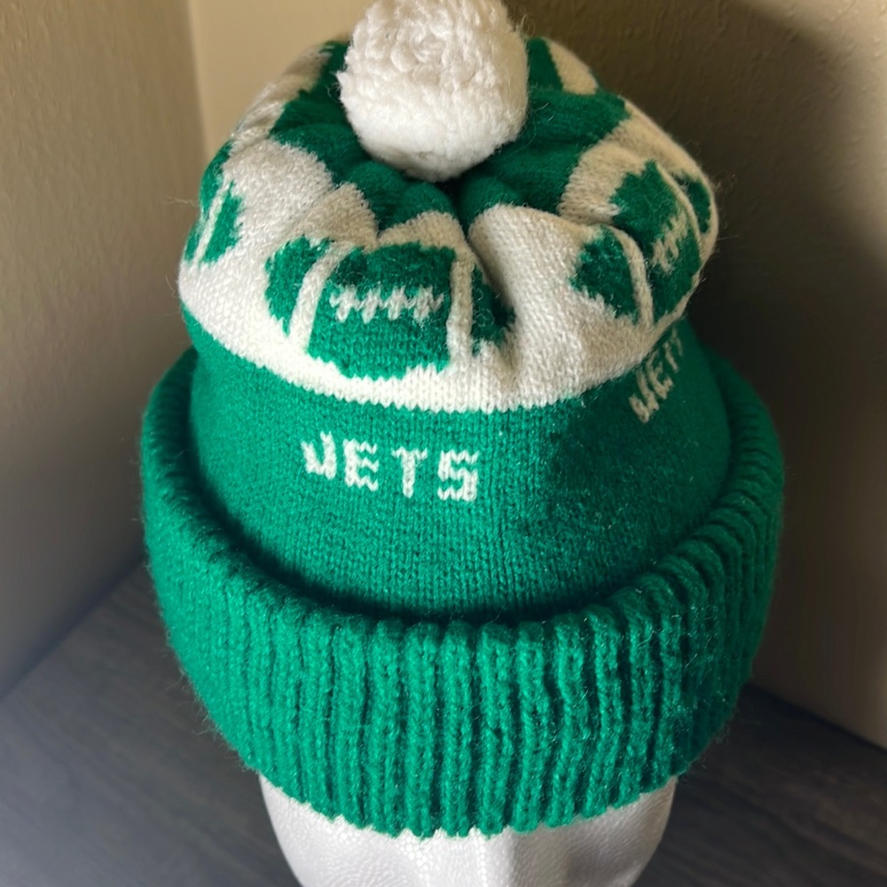 NFL Women’s NY Jets Knit Pompom Beanie Color Green/White